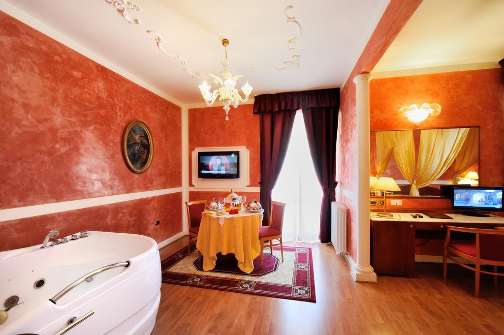 Hotel Benessere Villa Fiorita Colfiorito Exteriör bild