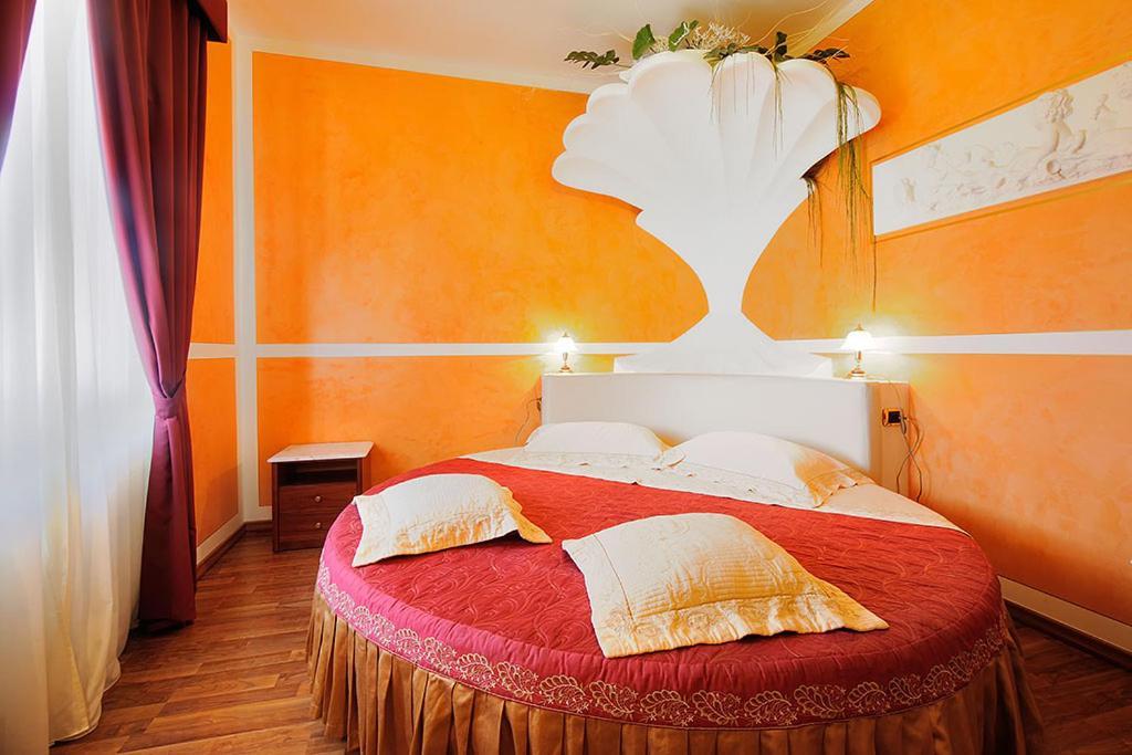 Hotel Benessere Villa Fiorita Colfiorito Exteriör bild