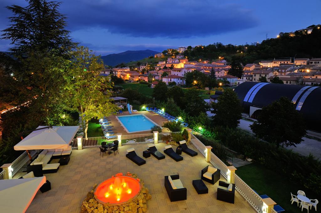 Hotel Benessere Villa Fiorita Colfiorito Exteriör bild