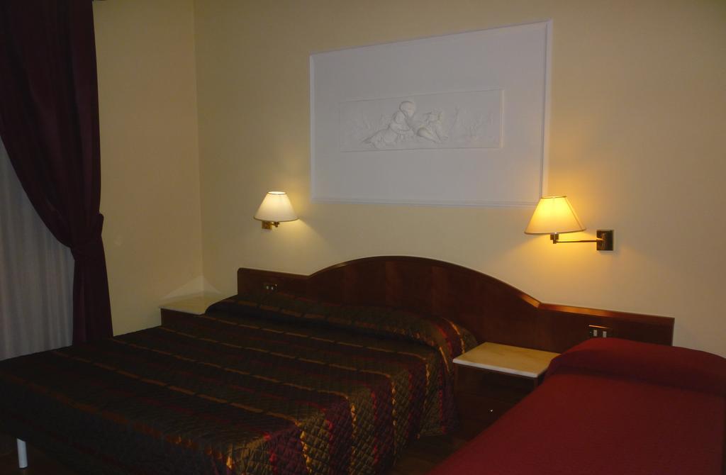 Hotel Benessere Villa Fiorita Colfiorito Exteriör bild